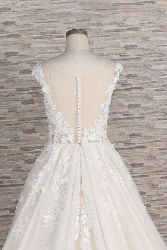 Beautiful Lace Appliques Tulle A-line Wedding Dress