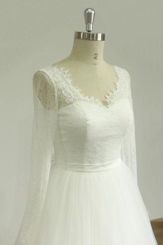 Bridelily Elegent Long Sleeve V-neck Lace Tulle Wedding Dress