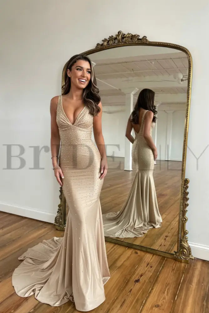 Green Mermaid Prom Dress V Neck Long with Beads