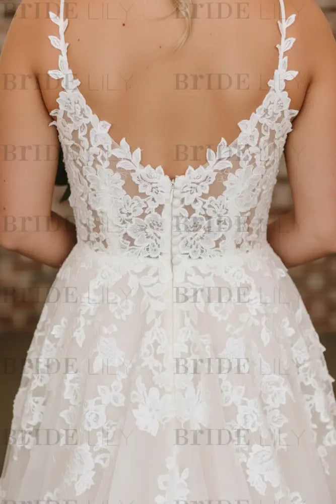 Elegant V-neck Ivory Aline Wedding Dress Sleeveless Tulle Lace Bridal Dress