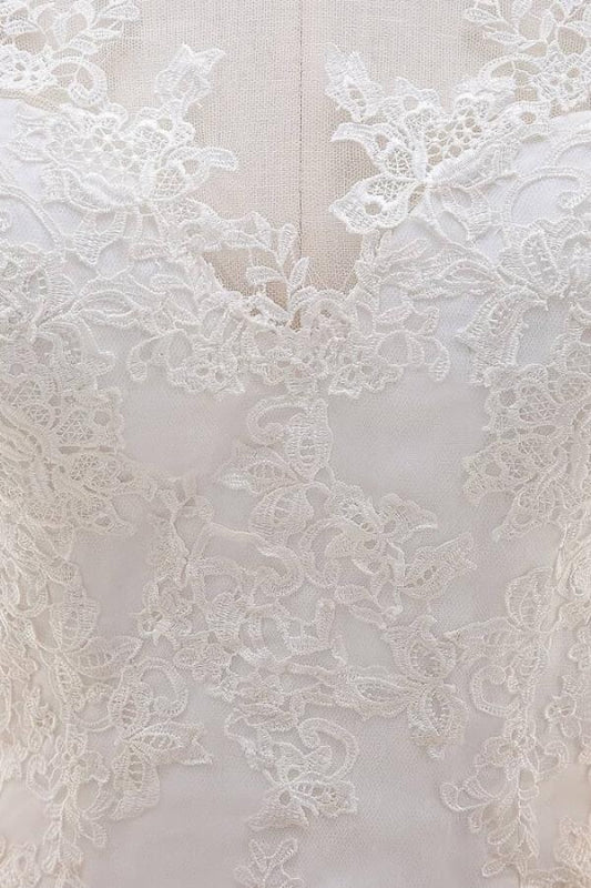 Graceful Appliques Tulle Mermaid Wedding Dress