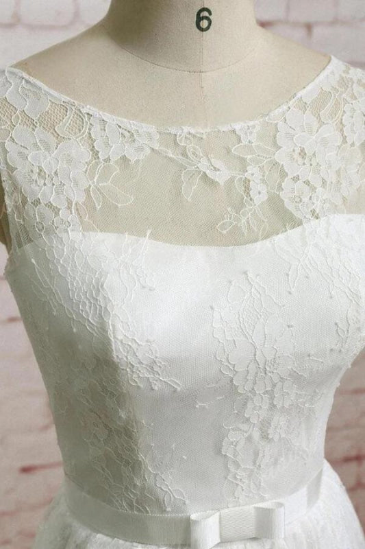 Graceful Floor Length Lace A-line Wedding Dress