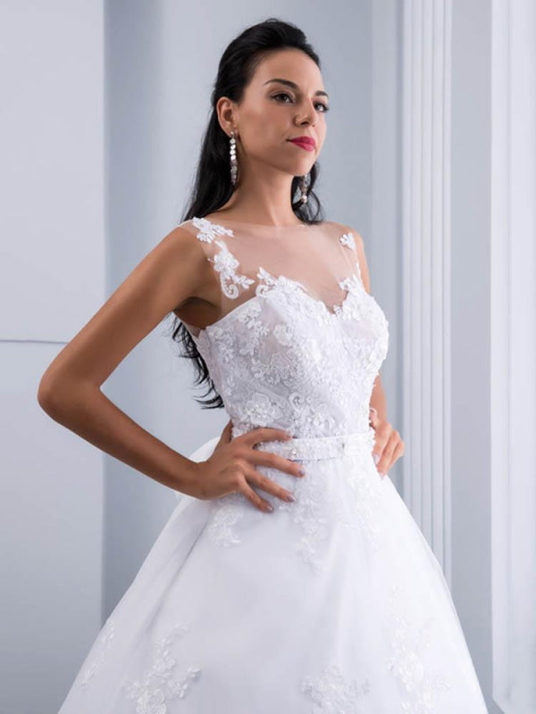 Lace Appliques Ball Gown Wedding Dresses
