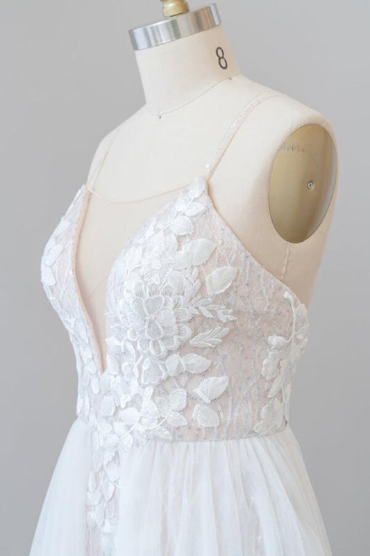 Amazing Chapel Train Appliques Tulle Wedding Dress