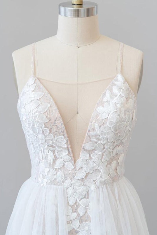 Amazing Chapel Train Appliques Tulle Wedding Dress