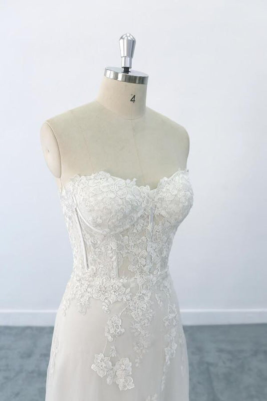 Appliques Strapless Tulle Sheath Wedding Dress
