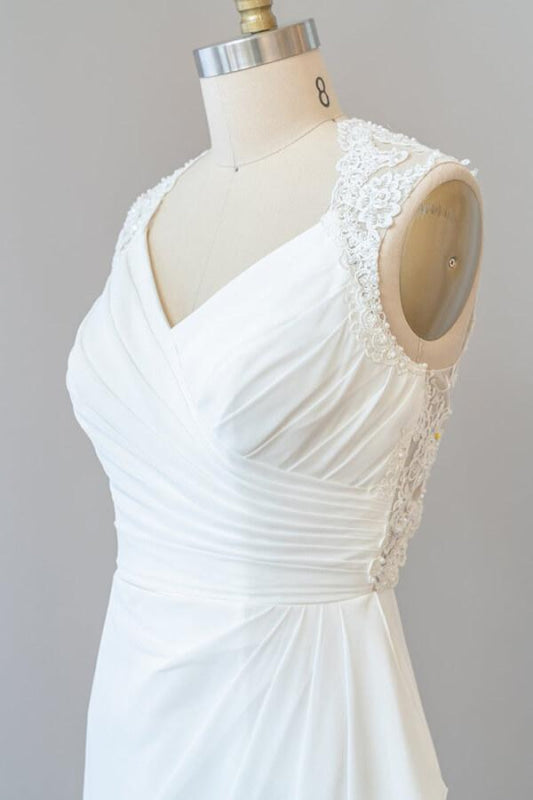 Ruffle Sleeveless Lace Chiffon Sheath Wedding Dress