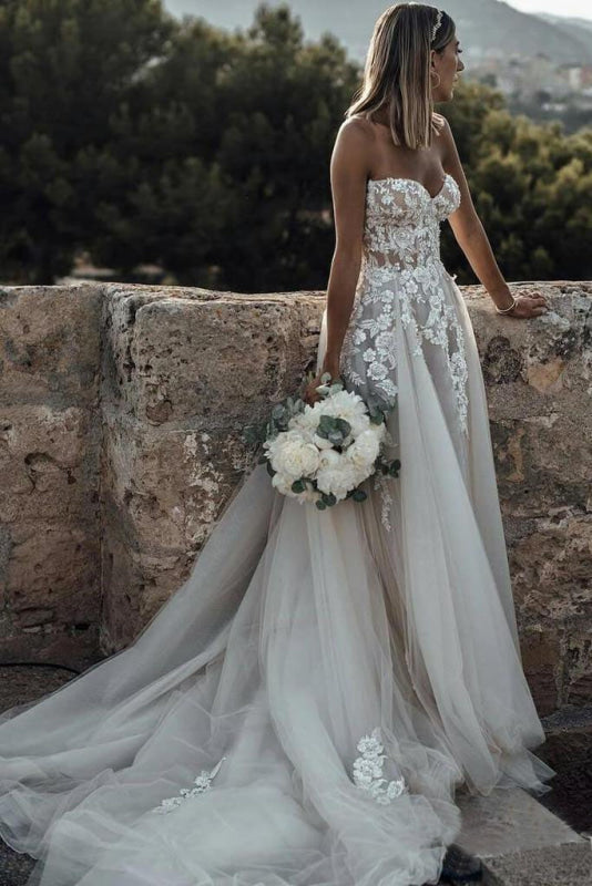 Boho Sweetheart Tulle Long Beach Appliques Wedding Dress