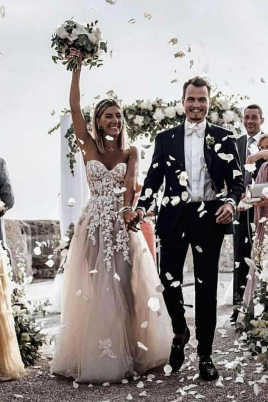 Boho Sweetheart Tulle Long Beach Appliques Wedding Dress