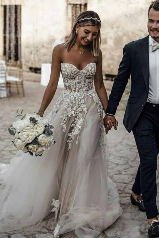 Boho Sweetheart Tulle Long Beach Appliques Wedding Dress