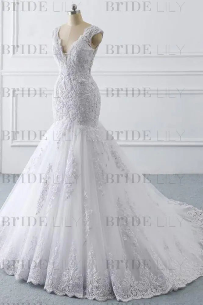 Bridelily Chic V-neck Appliques Mermaid Tulle Wedding Dress