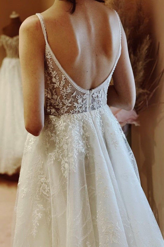 Charming Floor Length Spaghetti Straps Sleeveless A Line Lace Tulle Wedding Dress with Applique