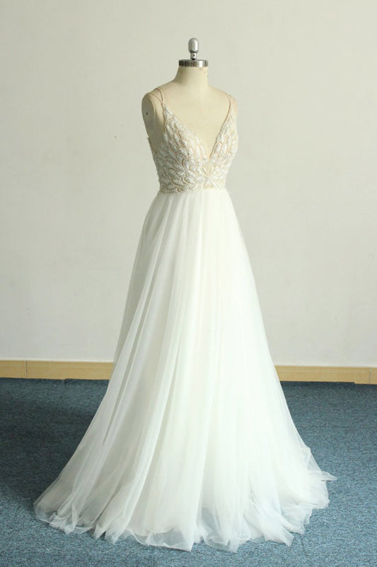 Chic Strap Spaghetti Appliques Tulle Wedding Dress
