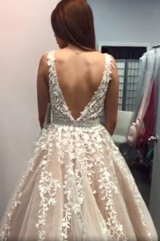 Custom-made Lace Appliques Tulle Long Wedding Dress