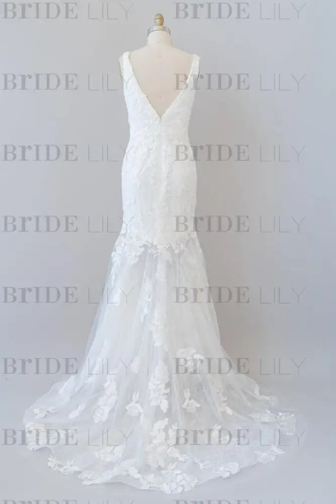 Deep V-neck Appliques Tulle Mermaid Wedding Dress
