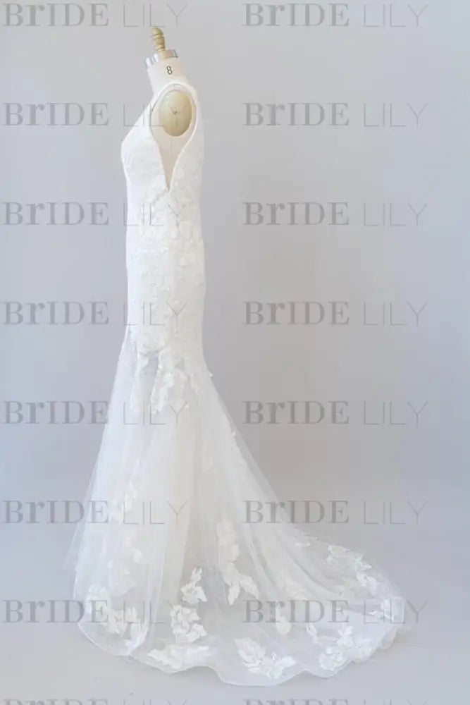 Deep V-neck Appliques Tulle Mermaid Wedding Dress