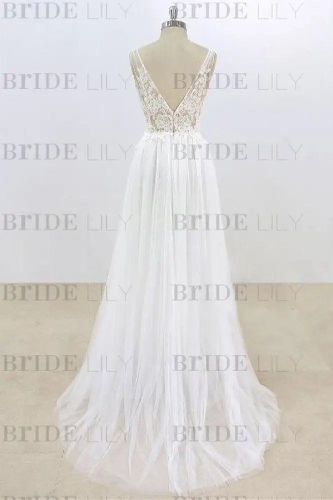 Deep V-neck Lace A-line Tulle Wedding Dress