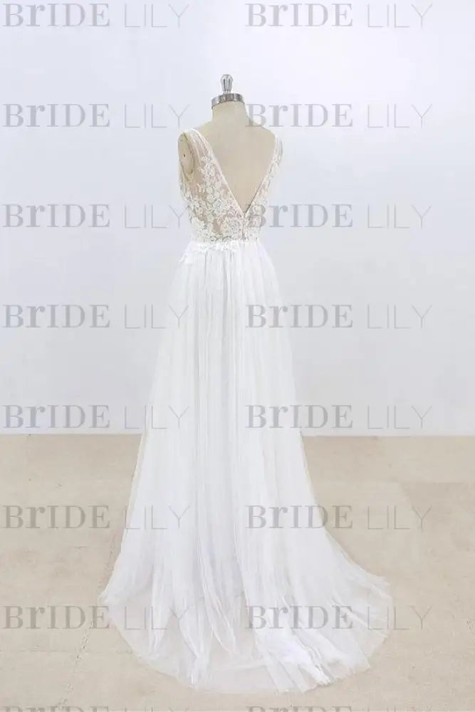 Deep V-neck Lace A-line Tulle Wedding Dress