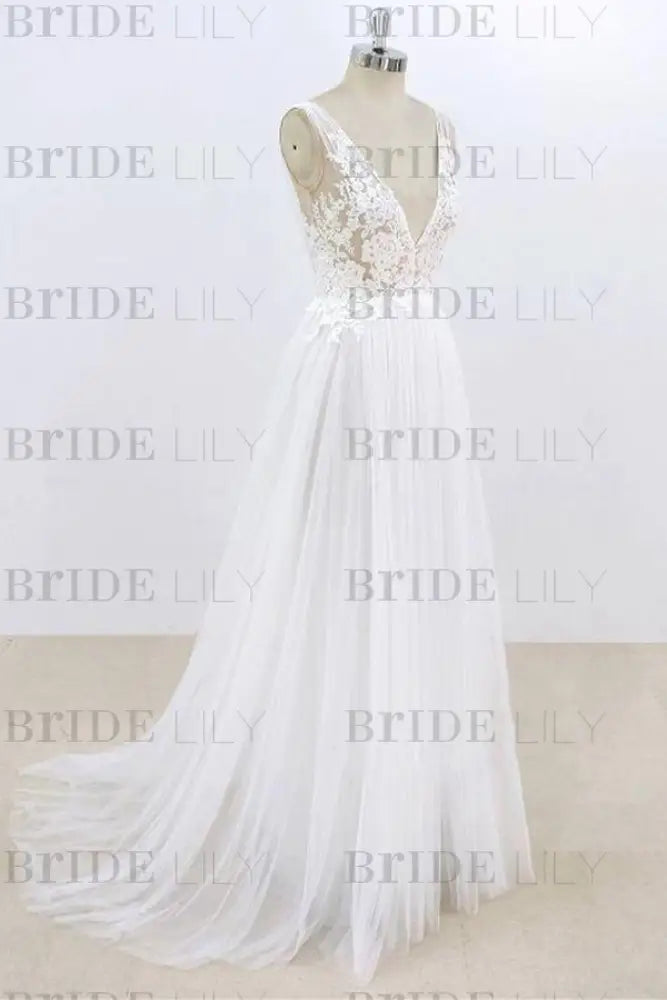 Deep V-neck Lace A-line Tulle Wedding Dress