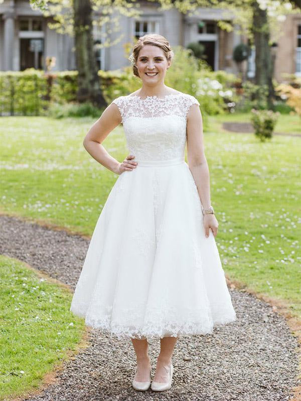 Elegant Lace Covered Button Short Wedding Dresses