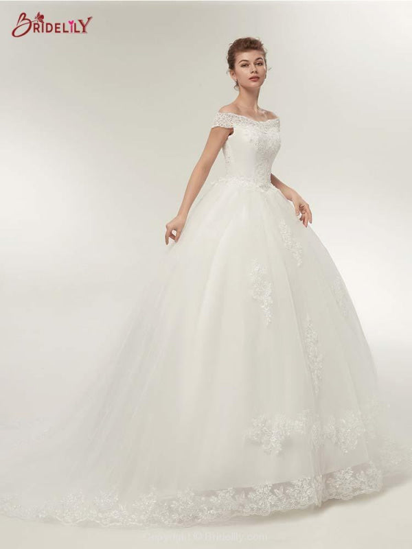 Elegant Lace-up Appliques Ball Gown Wedding Dresses