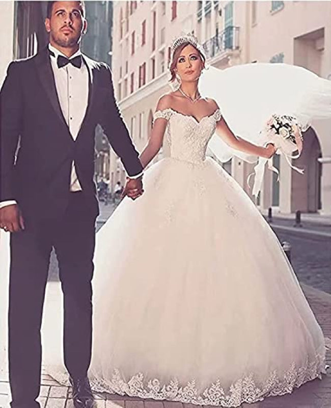 Elegant Portrait Sleeveless Ball Gown Wedding Dresses Tulle