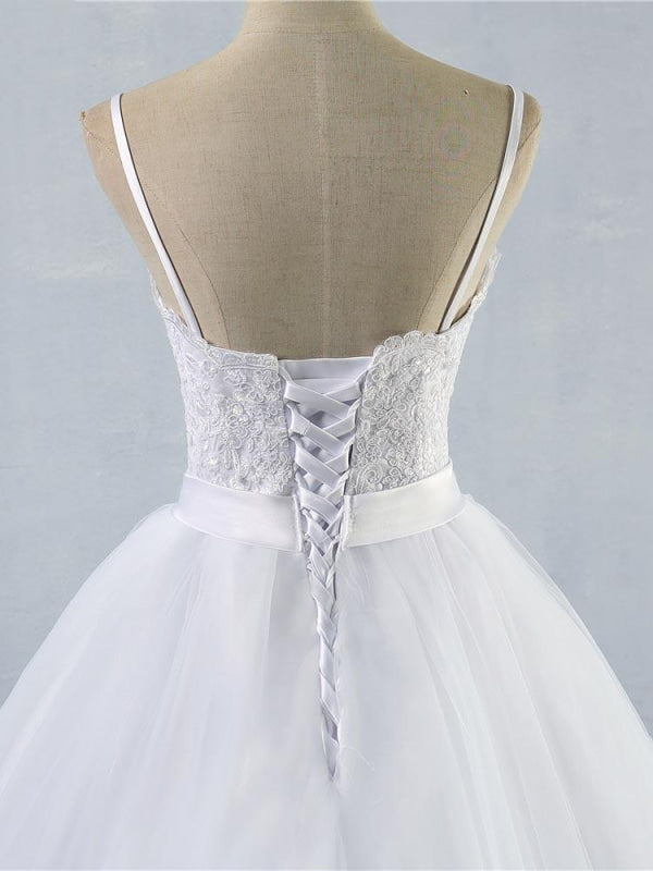 Elegant Spaghetti-Strap Lace Sashes Tulle Wedding Dresses