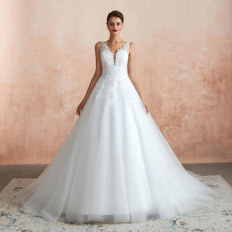 Exquisite Appliques Tulle A-line Wedding Dress
