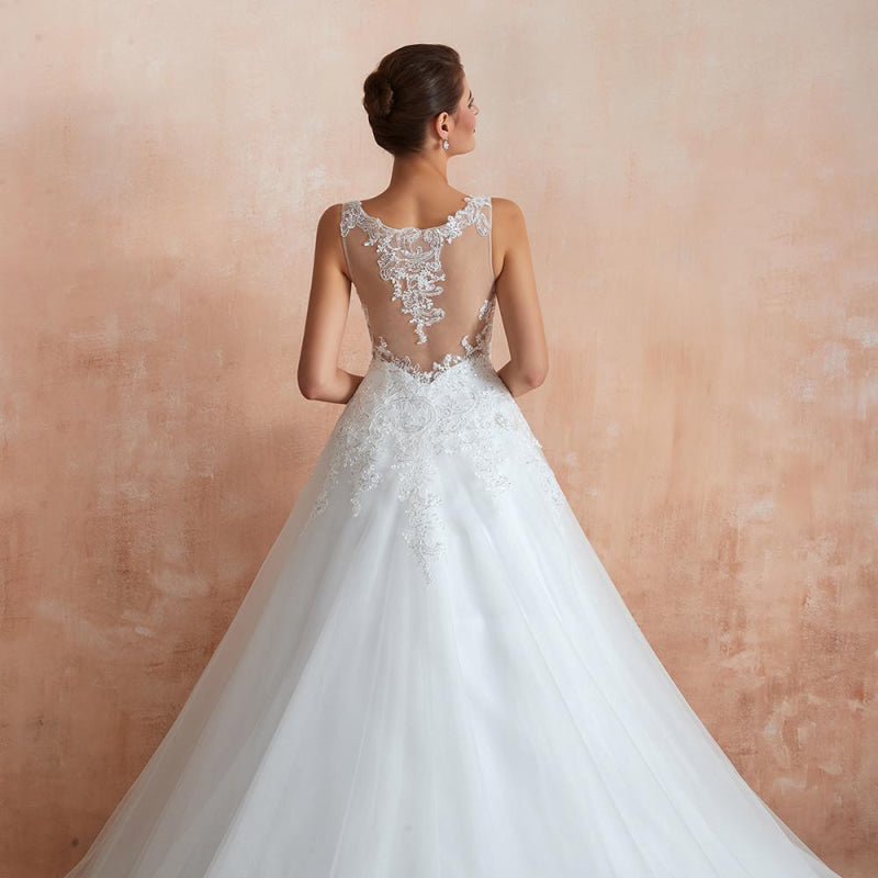 Exquisite Appliques Tulle A-line Wedding Dress