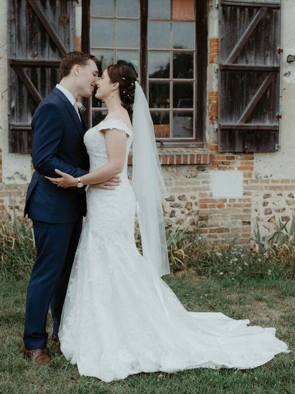 Eye-catching Sashes Lace Mermaid Wedding Dresses
