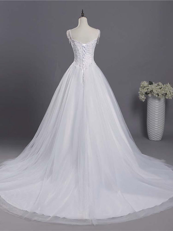 Gorgeous A-line Lace Appliques Wedding Dresses
