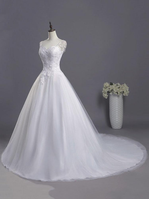 Gorgeous A-line Lace Appliques Wedding Dresses