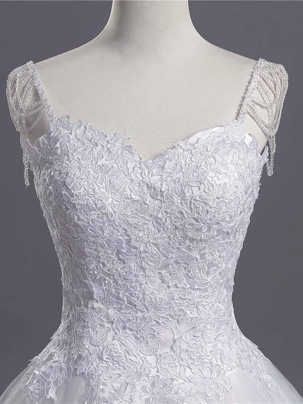 Gorgeous A-line Lace Appliques Wedding Dresses