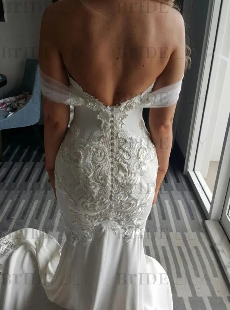 Gorgeous Mermaid Off the Shoulder Lace Appliques Wedding Dress