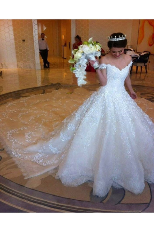 Gorgeous Off the Shoulder Puffy Princess Lace Wedding Dress