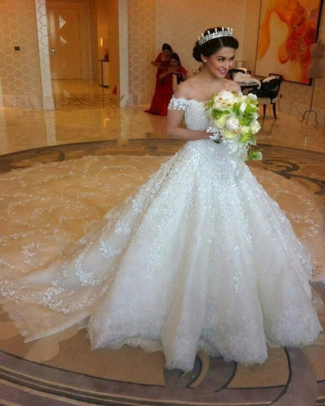 Gorgeous Off the Shoulder Puffy Princess Lace Wedding Dress