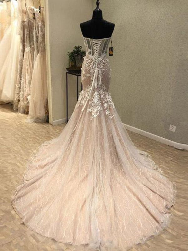 Gorgeous Sweetheart Mermaid Lace Appliqued Strapless Wedding Dress