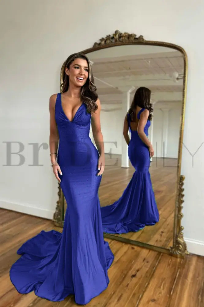 Green Mermaid Prom Dress V Neck Long with Beads