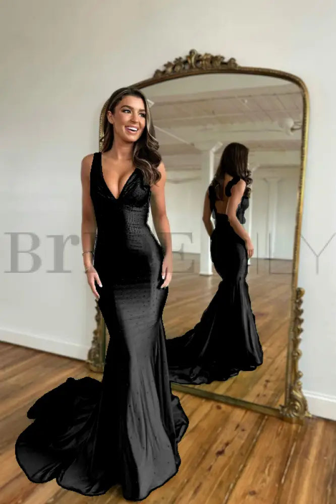 Green Mermaid Prom Dress V Neck Long with Beads