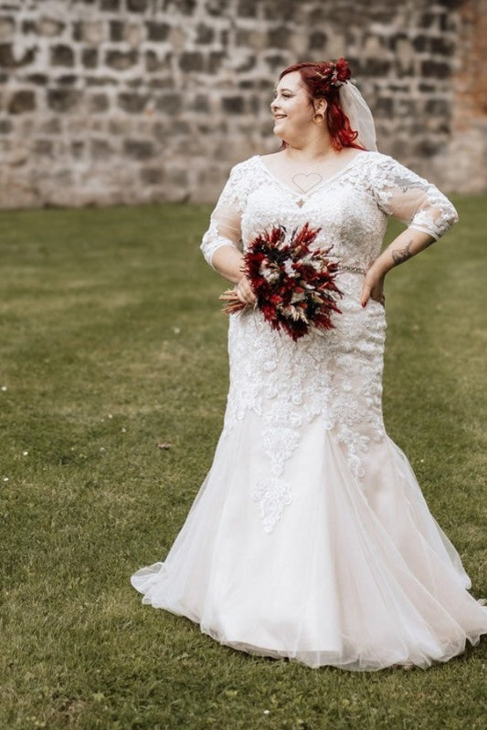 Half Sleeves Mermaid Wedding Dress Plus Size V-neck Tulle Lace Bridal Gown
