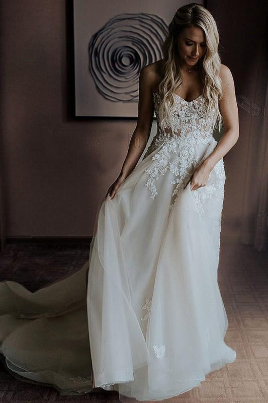 Ivory Lace Applique Tulle Sweetheart Strapless A-Line Beach Wedding Dress