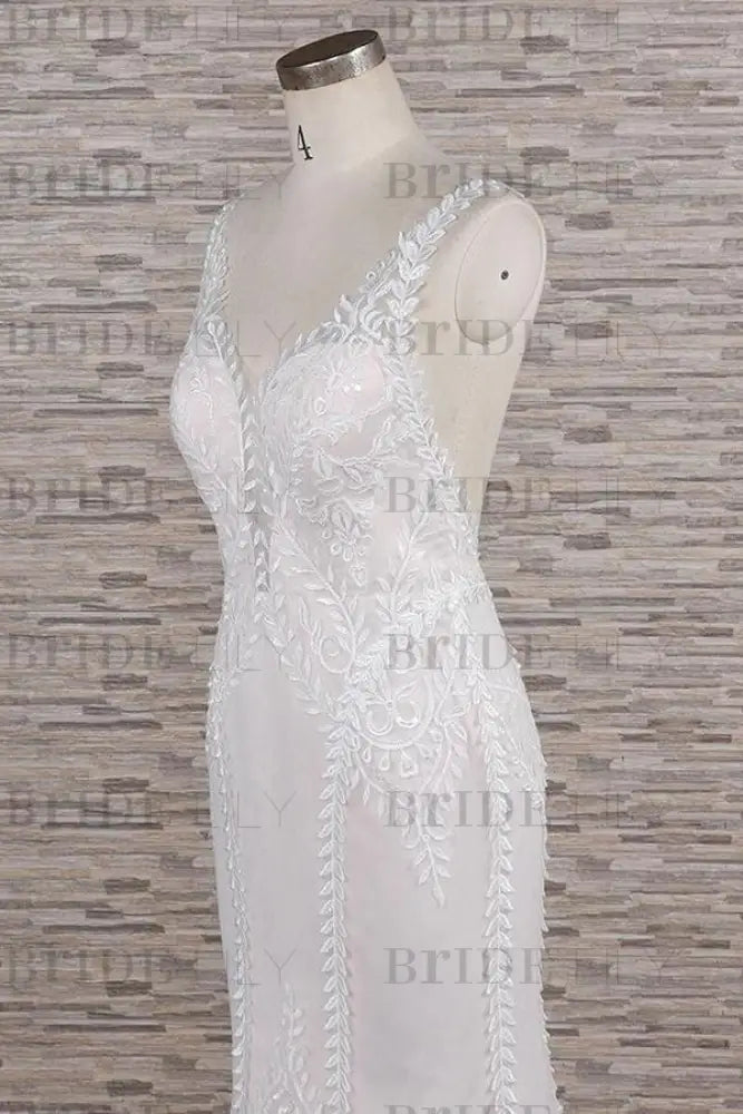 Latest V-neck Appliques Tulle Mermaid Wedding Dress