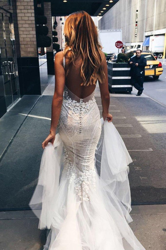 Luxurious Deep V-neck Tulle Mermaid Wedding Dress