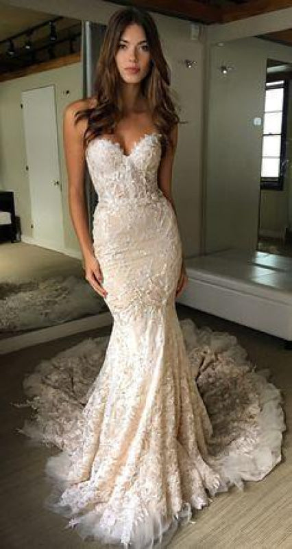 Luxurious Sweetheart Strapless Lace Trumpet Court Train Wedding Dress