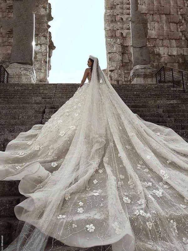 Luxury Long Sleeve V Neck Royal Ball Gown Wedding Dresses