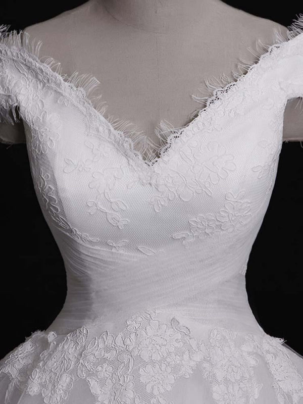 Modest V-Neck Lace-Up Ball Gown Tulle Wedding Dresses
