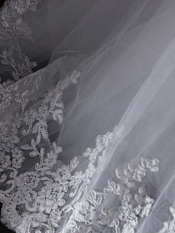 Modest V-Neck Lace-Up Ball Gown Tulle Wedding Dresses