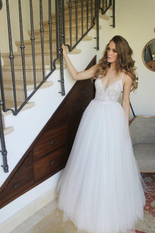 New Arrival Spaghetti Straps Ivory Floor Length Tulle Beach Wedding Dress