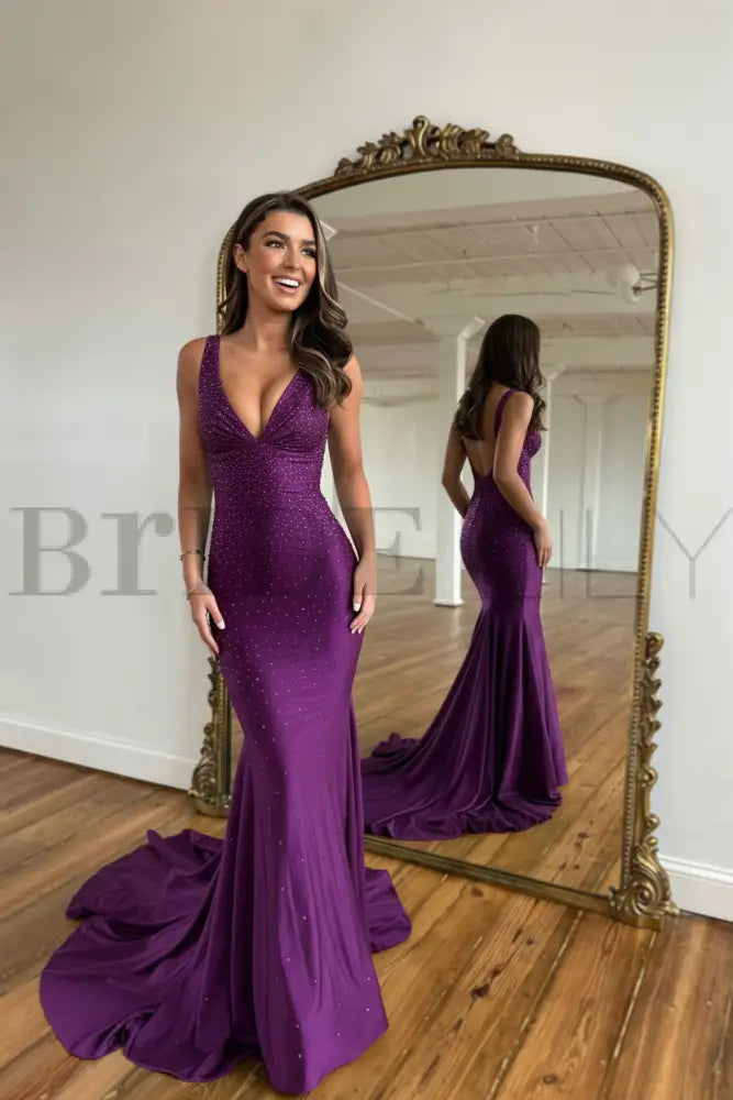 Green Mermaid Prom Dress V Neck Long with Beads