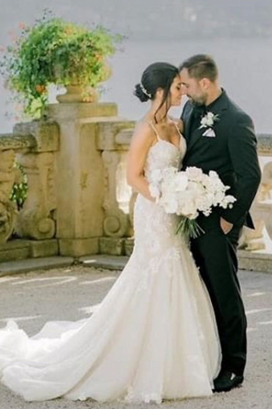 Romantic Sweetheart  Spaghetti Straps Appliques Lace Wedding Dress with Train